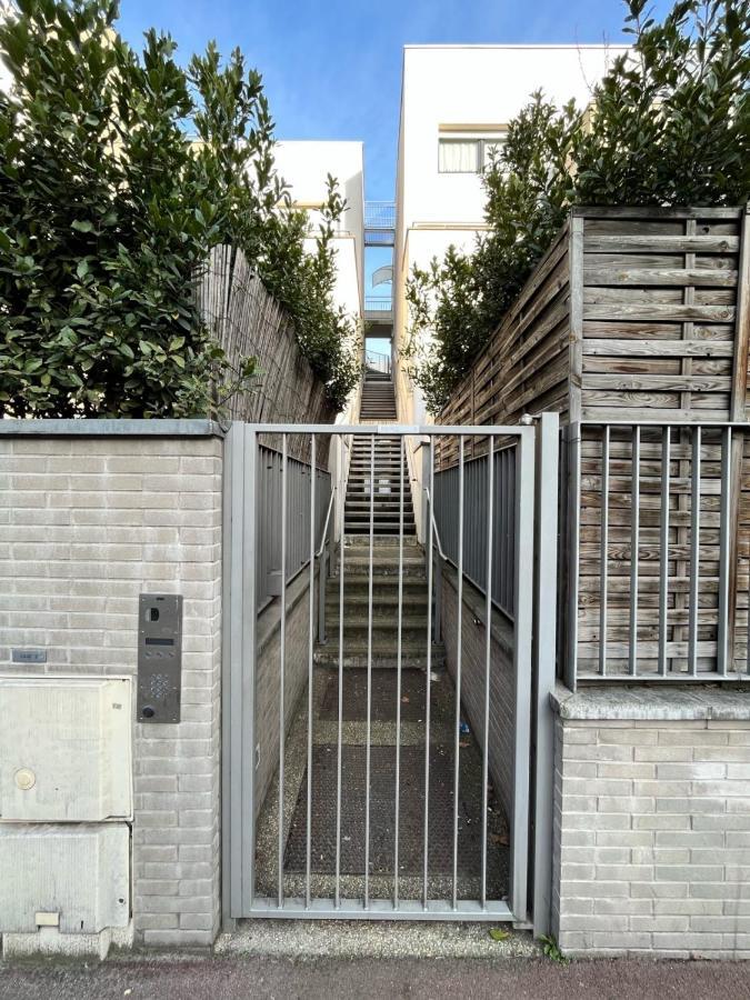 Modern And Bright Apartment Near Paris 라쿠르뇌브 외부 사진